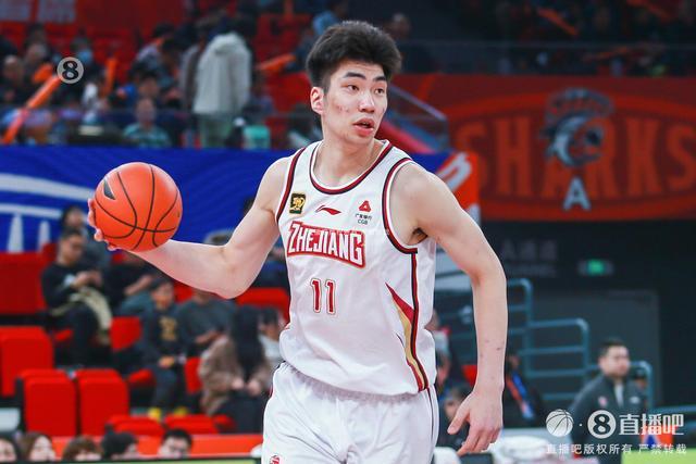 开云登录入口-完成首秀！余嘉豪出战20分16秒 5中3&amp;amp;罚球4中1拿下7分8篮板