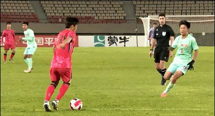 1730035838722083281.gif 点球.gif