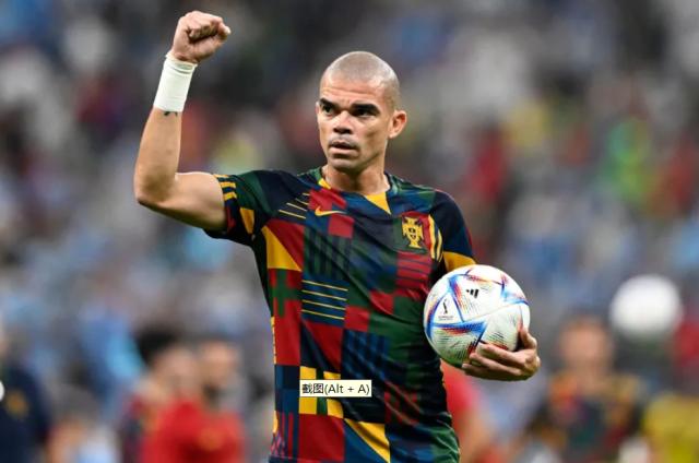 kaiyun体育-佩佩退役不陪C罗了 足坛再无武僧 巴西后悔没招他