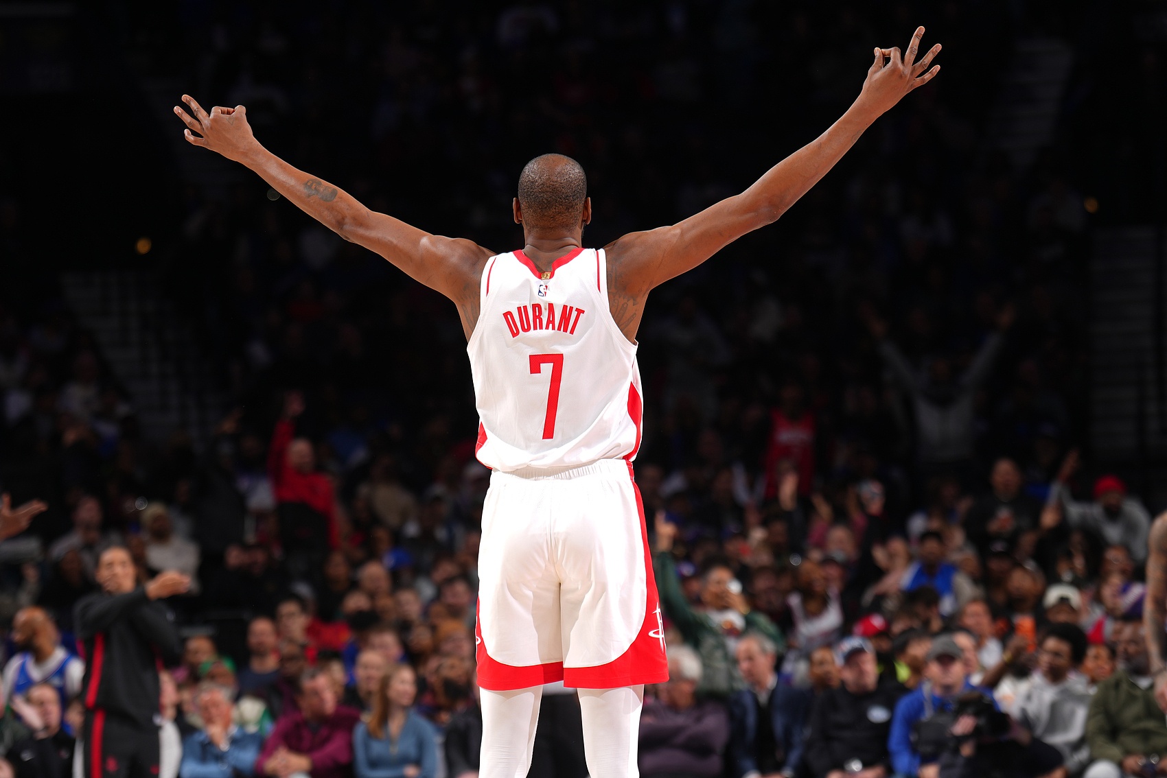 开云平台登录-37岁的杜兰特连续3场30+ 比肩乔丹、詹姆斯、库里、卡尔·马龙