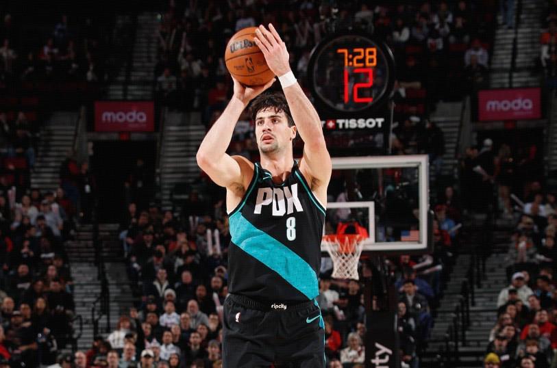 开云平台登录-官方：阿夫迪亚背伤复发，提前退出对阵热火的比赛