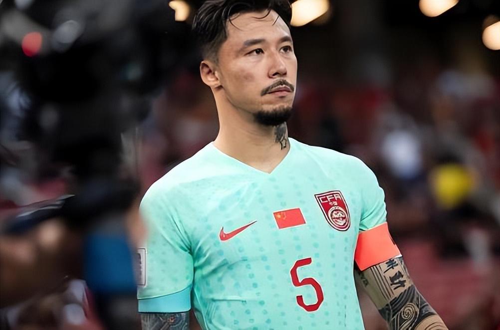 开云app下载-武汉球迷都觉得刘奕鸣会走，为何如今却官宣跟三镇续约，引发热议