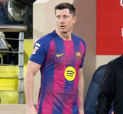 开云app下载-ESPN：巴萨计划与莱万商讨大幅降薪续约，球员仍可能留队